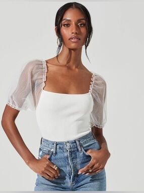 ASTR the Label Darling Puff Sleeve Bodysuit